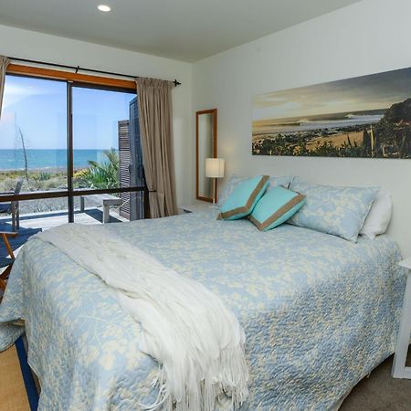 Absolute Beachfront B&B Napier Room photo